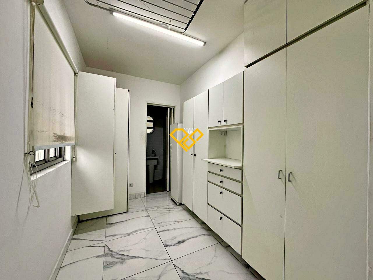 Apartamento à venda no Ponta da Praia: Dependência