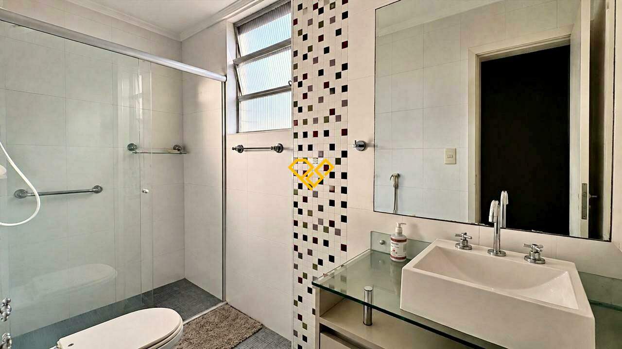 Cobertura à venda no Embaré: Wc social