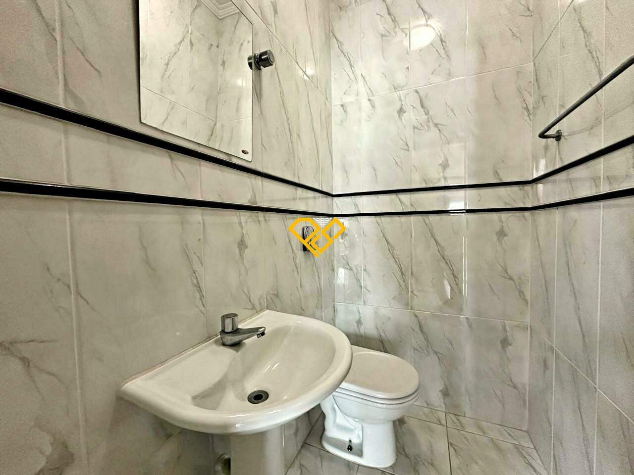 Cobertura à venda no Gonzaga: 2° piso - Lavabo