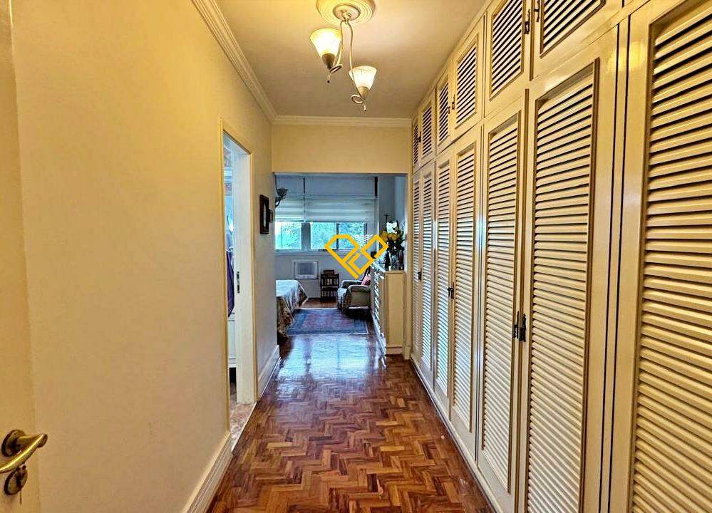 Apartamento à venda no Gonzaga: Dormitório 1 - suíte - closet