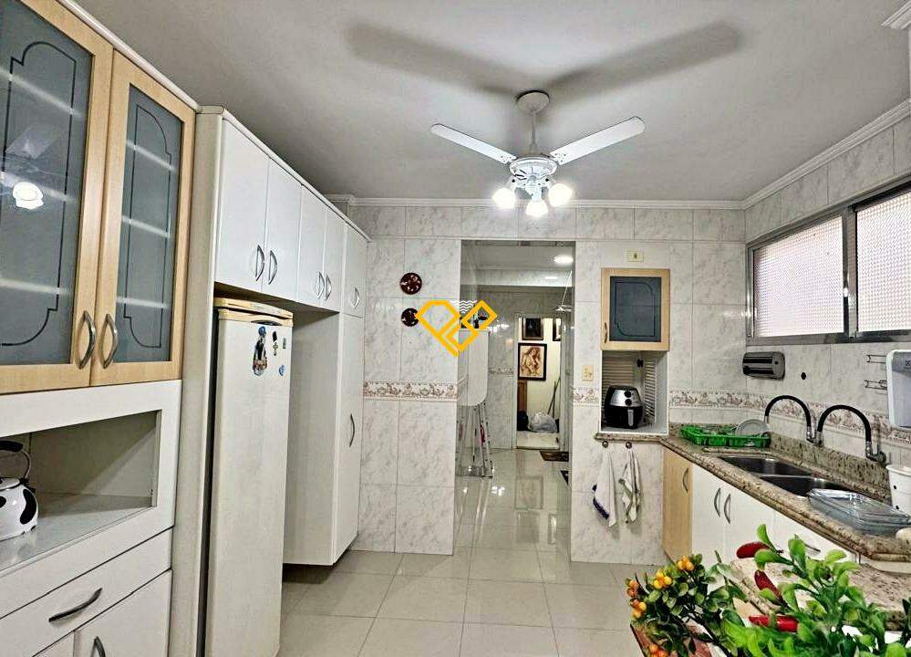 Apartamento à venda no Gonzaga: Cozinha
