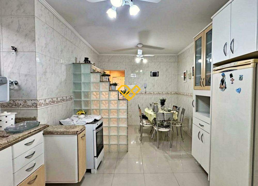 Apartamento à venda no Gonzaga: Cozinha