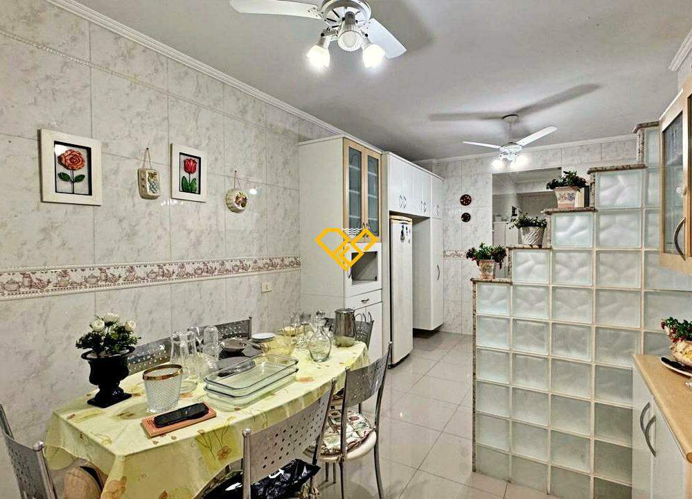 Apartamento à venda no Gonzaga: Cozinha