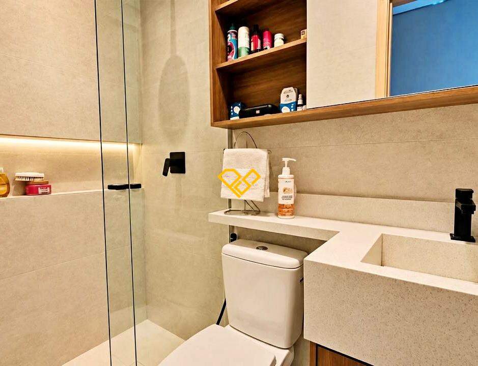 Garden à venda no Ponta da Praia: Wc suíte