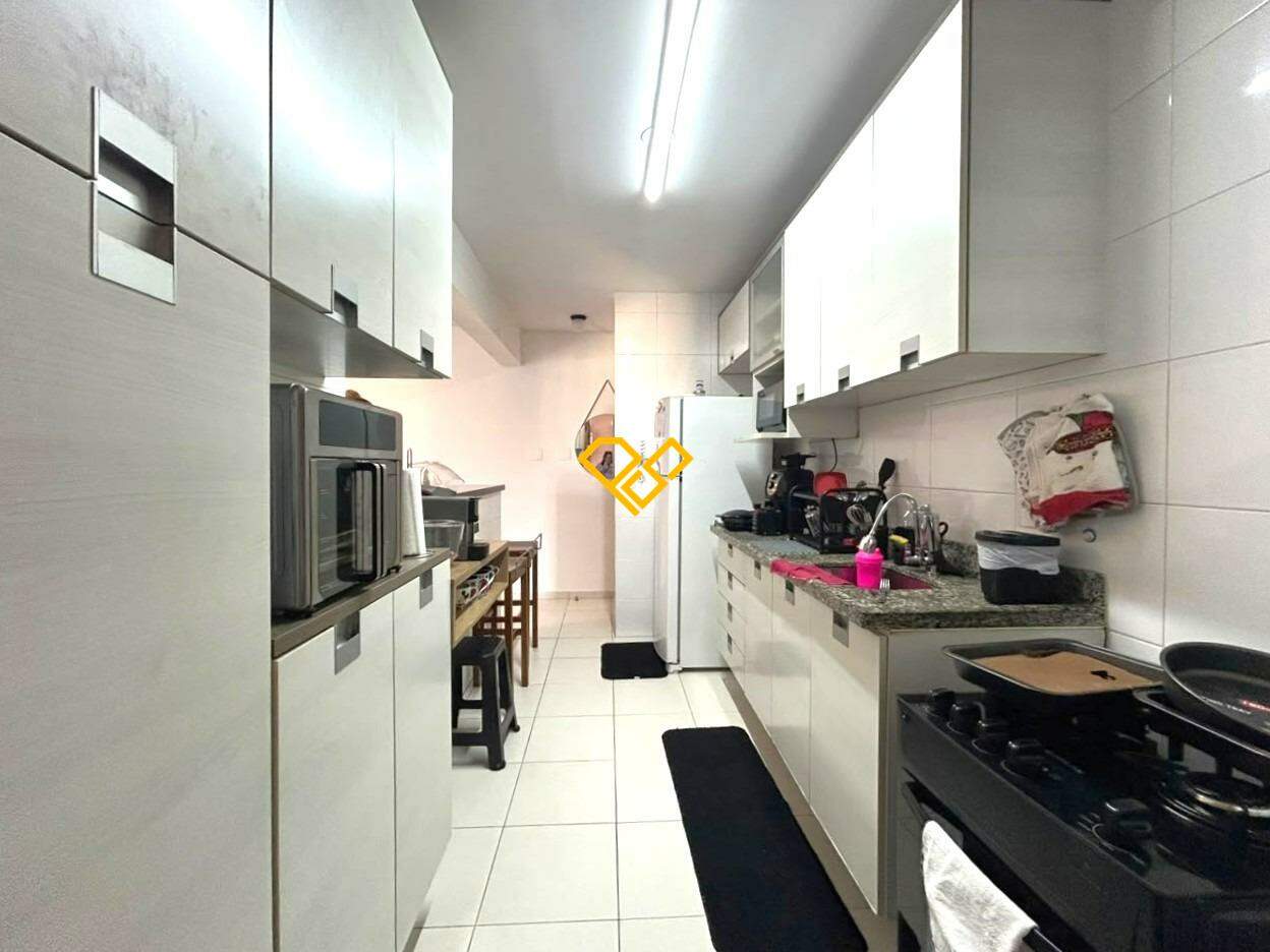 Apartamento à venda no Gonzaga: Cozinha