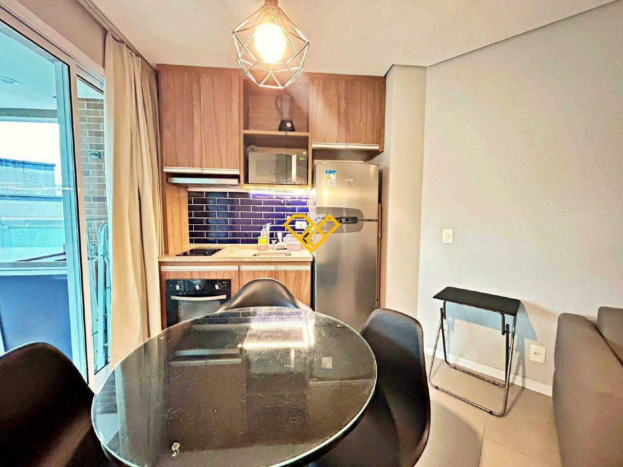 Apartamento à venda no Pompéia: Sala e cozinha integrada