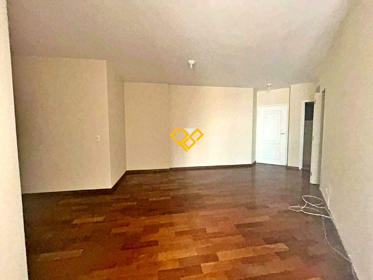Apartamento à venda no Ponta da Praia: Sala