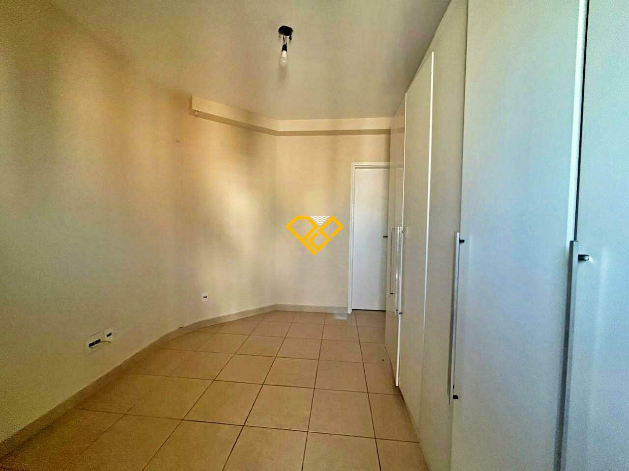 Apartamento à venda no Ponta da Praia: Suíte 1