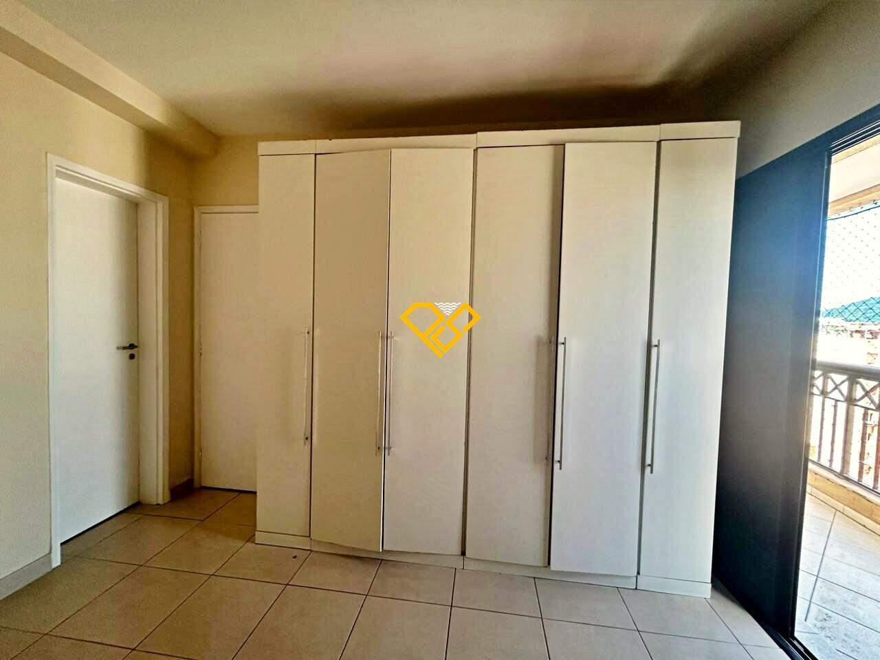 Apartamento à venda no Ponta da Praia: Suíte 1