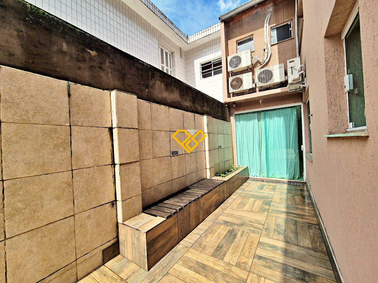 Casa à venda no Boqueirão: Quintal lateral