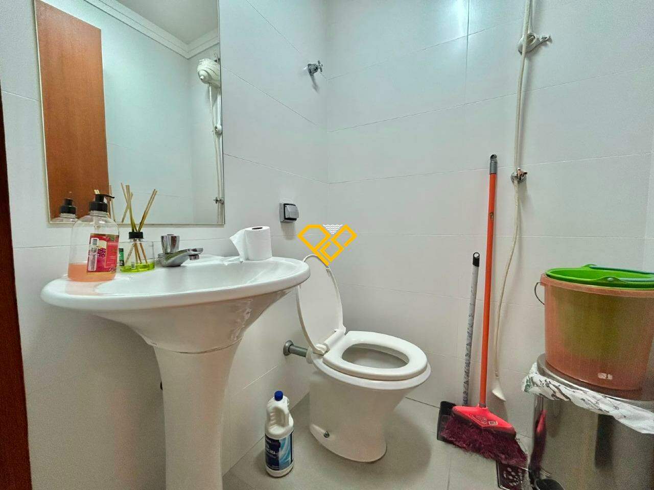 Apartamento para aluguel no Pompéia: Wc de serviço