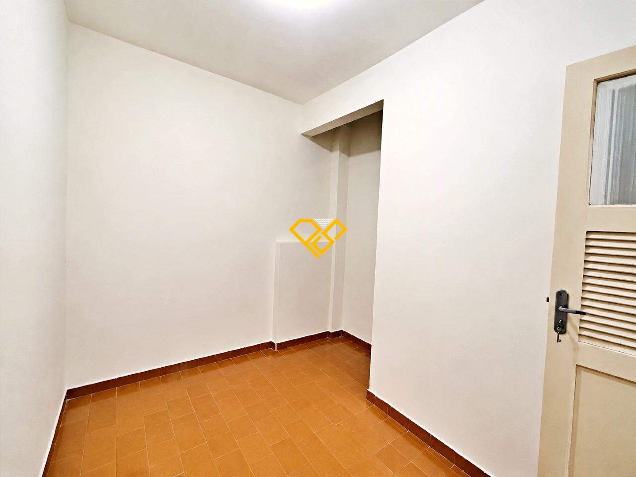 Apartamento à venda no Gonzaga: Dependência