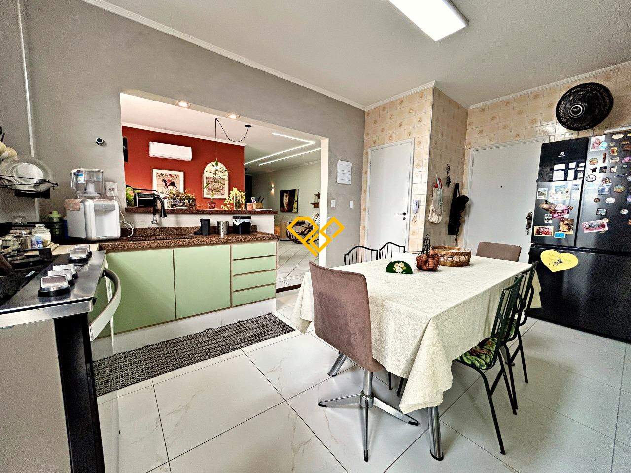 Apartamento à venda no Embaré: Cozinha