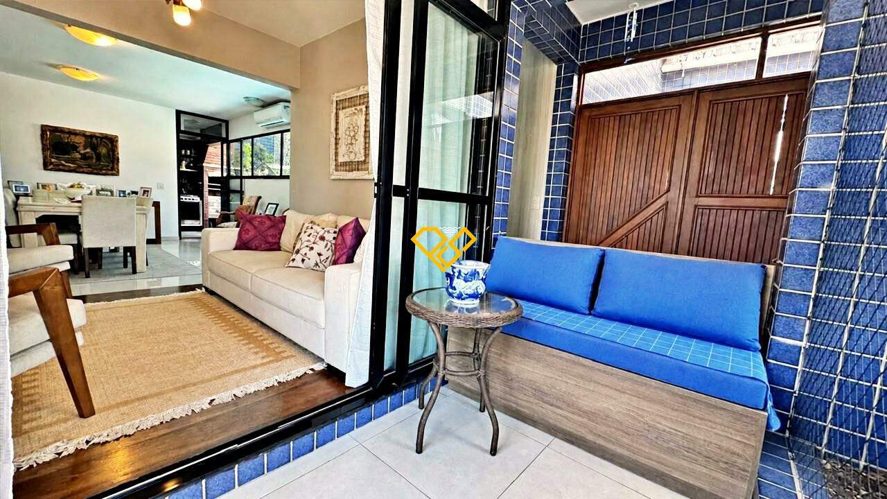 Cobertura à venda no Ponta da Praia: Sala 1º piso e varanVarandada