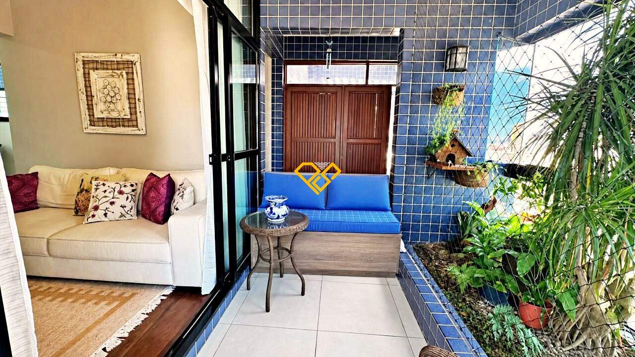 Cobertura à venda no Ponta da Praia: Varanda