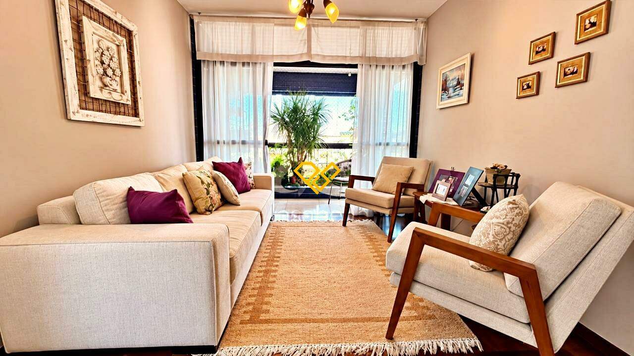 Cobertura à venda no Ponta da Praia: Sala 1º piso