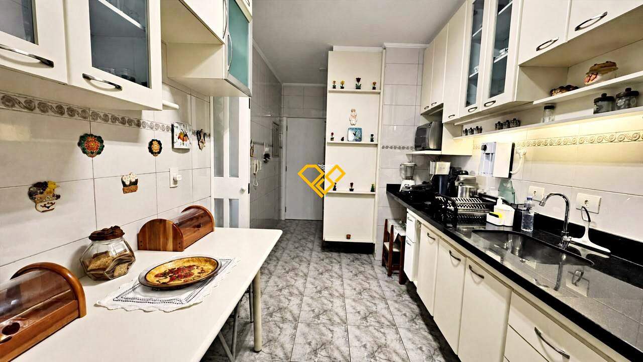 Cobertura à venda no Ponta da Praia: Cozinha