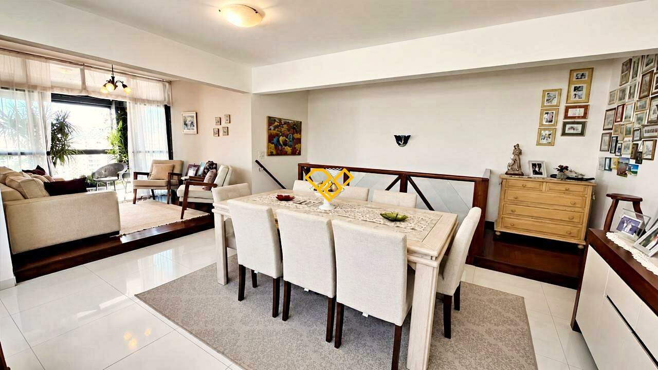 Cobertura à venda no Ponta da Praia: Sala 2º piso
