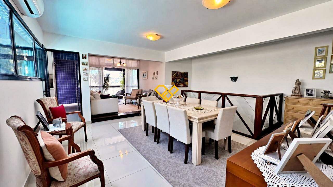 Cobertura à venda no Ponta da Praia: Sala 2º piso