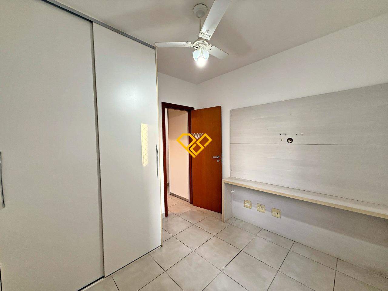 Apartamento para aluguel no Embaré: Dormitório 3