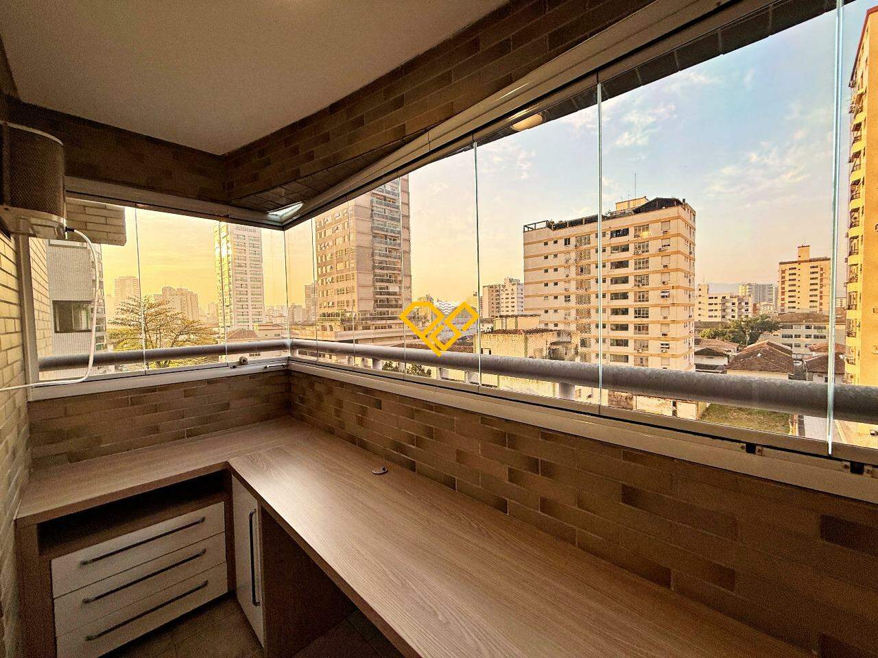 Apartamento para aluguel no Embaré: Varanda