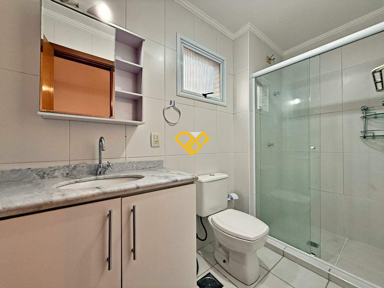 Apartamento para aluguel no Embaré: Wc suíte