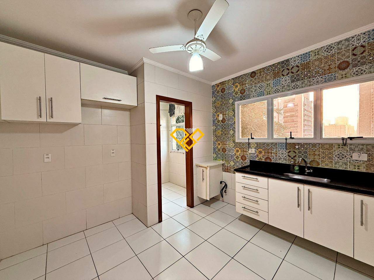 Apartamento para aluguel no Embaré: Cozinha