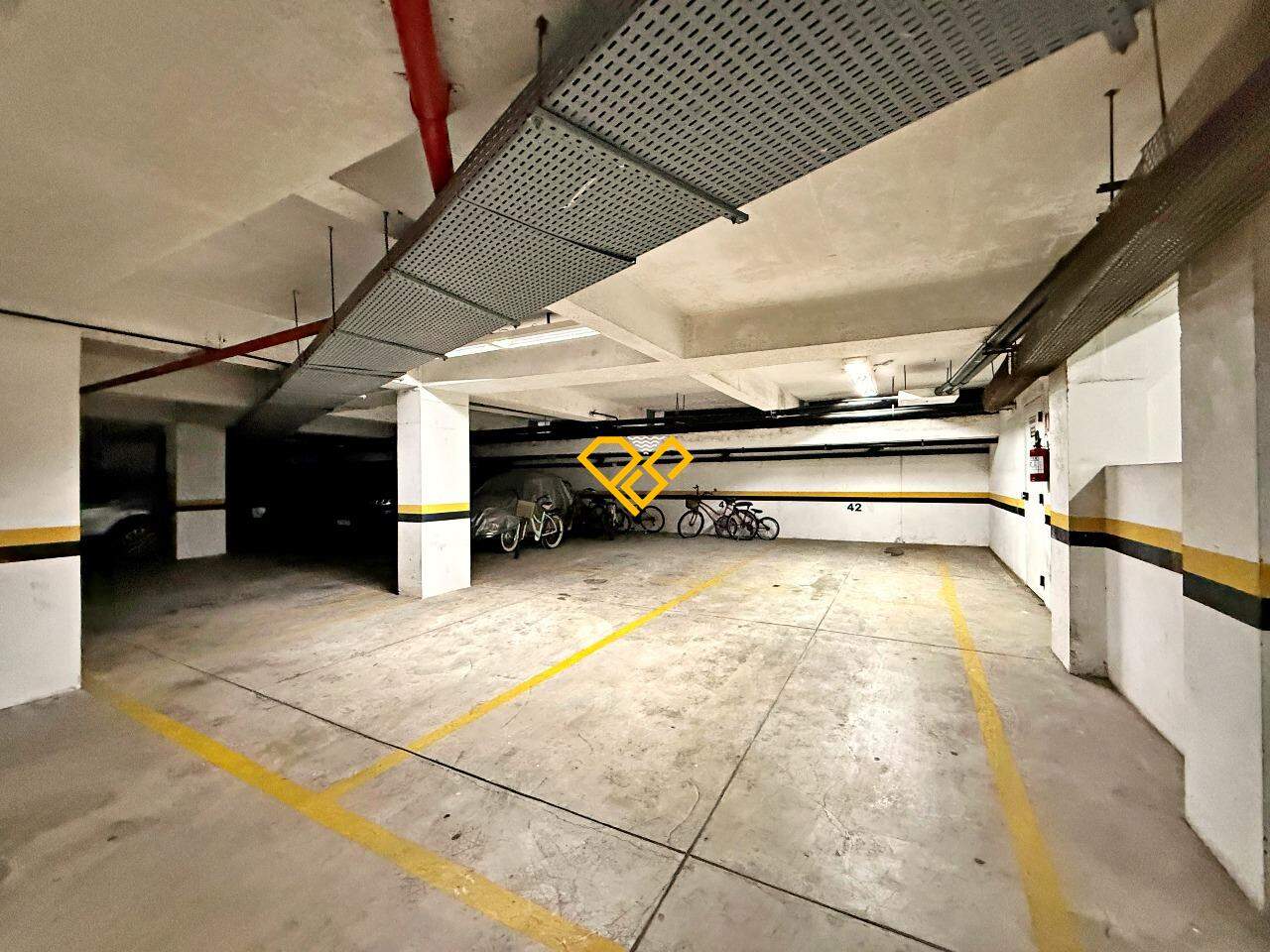 Apartamento para aluguel no Embaré: Garagem