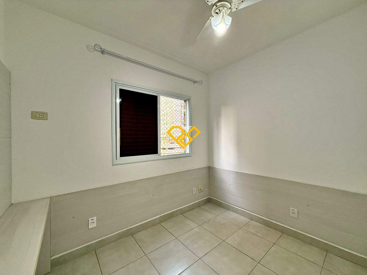 Apartamento para aluguel no Embaré: Dormitório 3