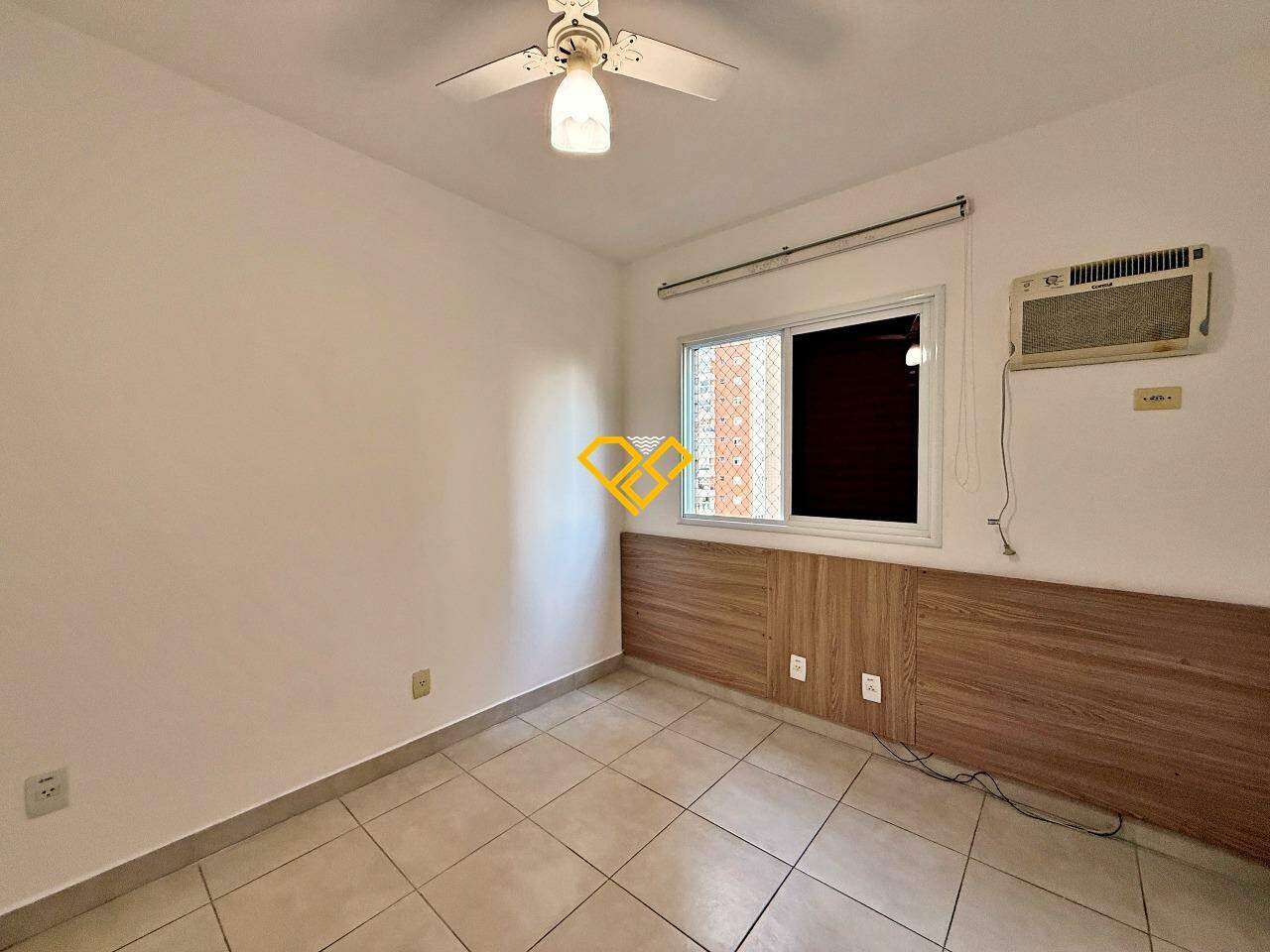 Apartamento para aluguel no Embaré: Dormitório 2