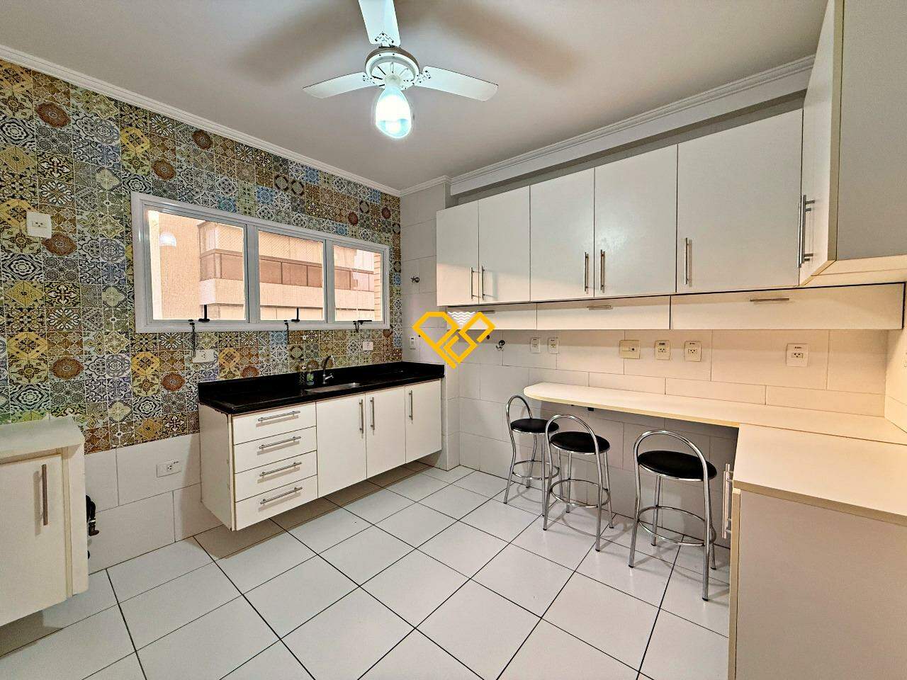Apartamento para aluguel no Embaré: Cozinha