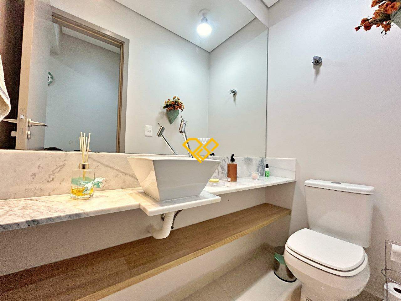 Apartamento à venda no Boqueirão: Lavabo