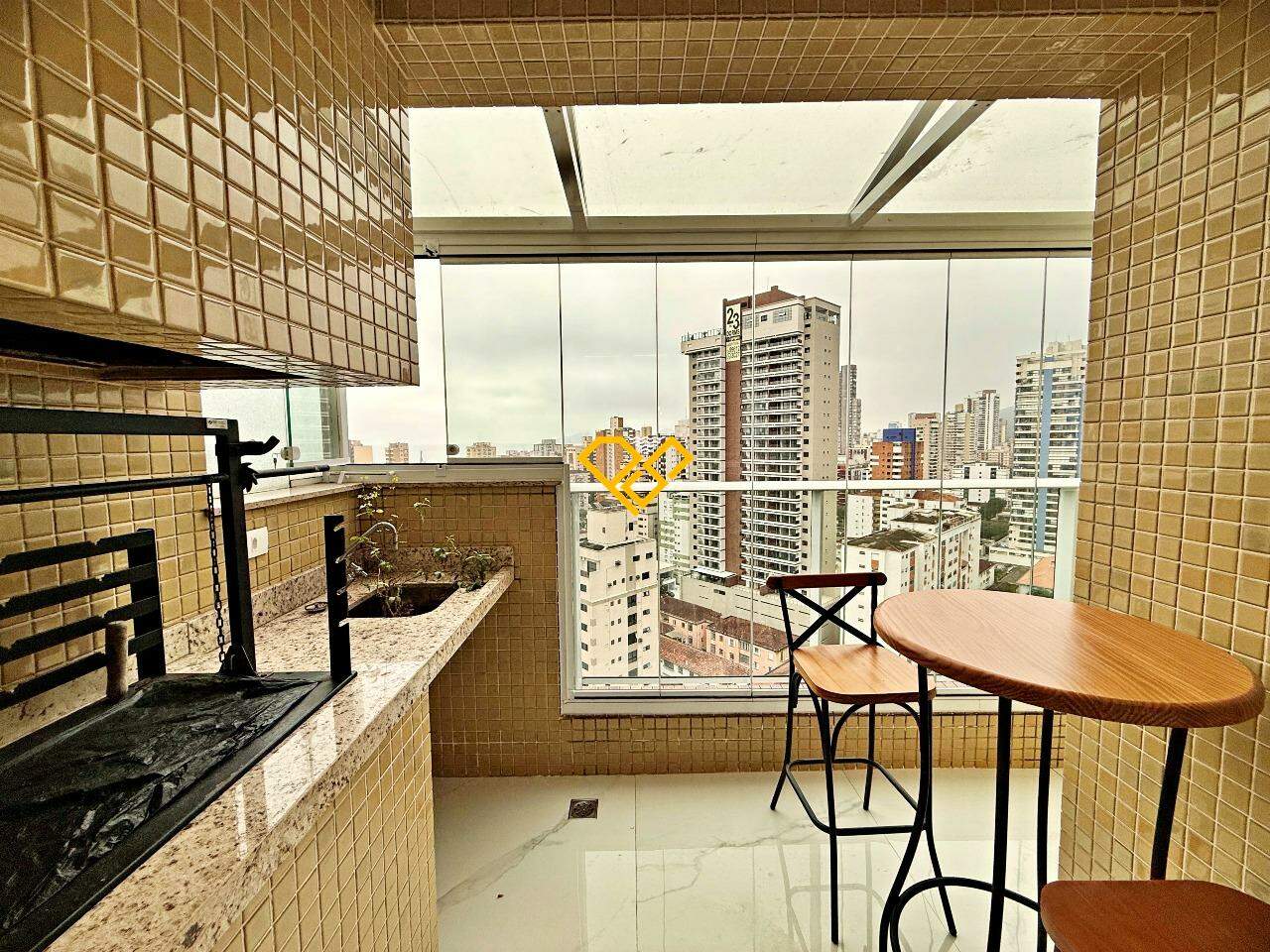 Apartamento para aluguel no Gonzaga: Varanda