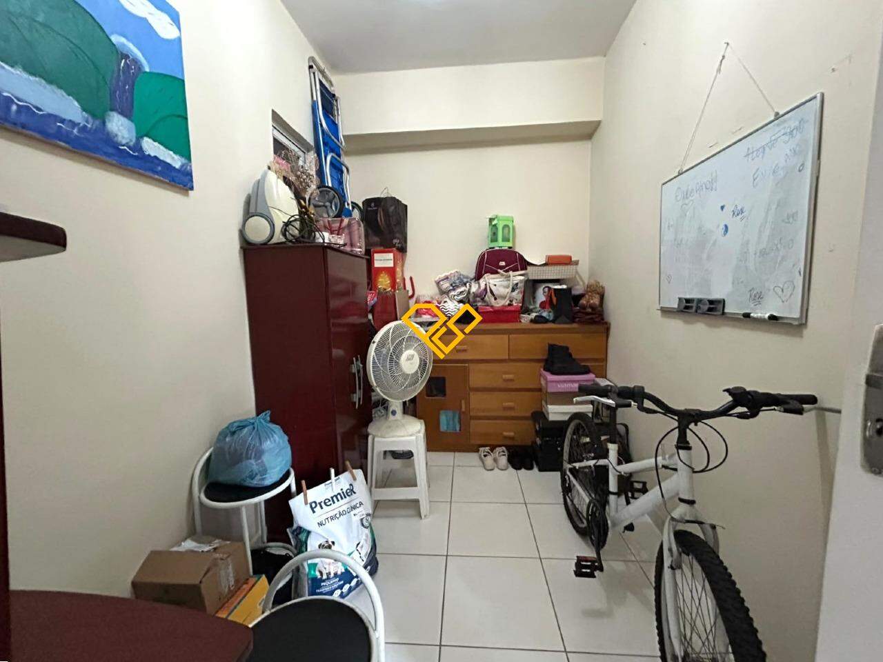 Apartamento à venda no Campo Grande: Dependênica