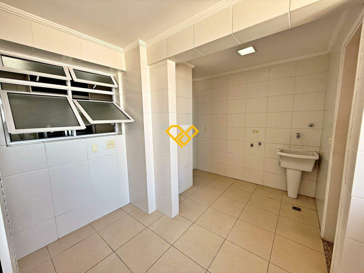 Apartamento para aluguel no Boqueirão: Área de serviço