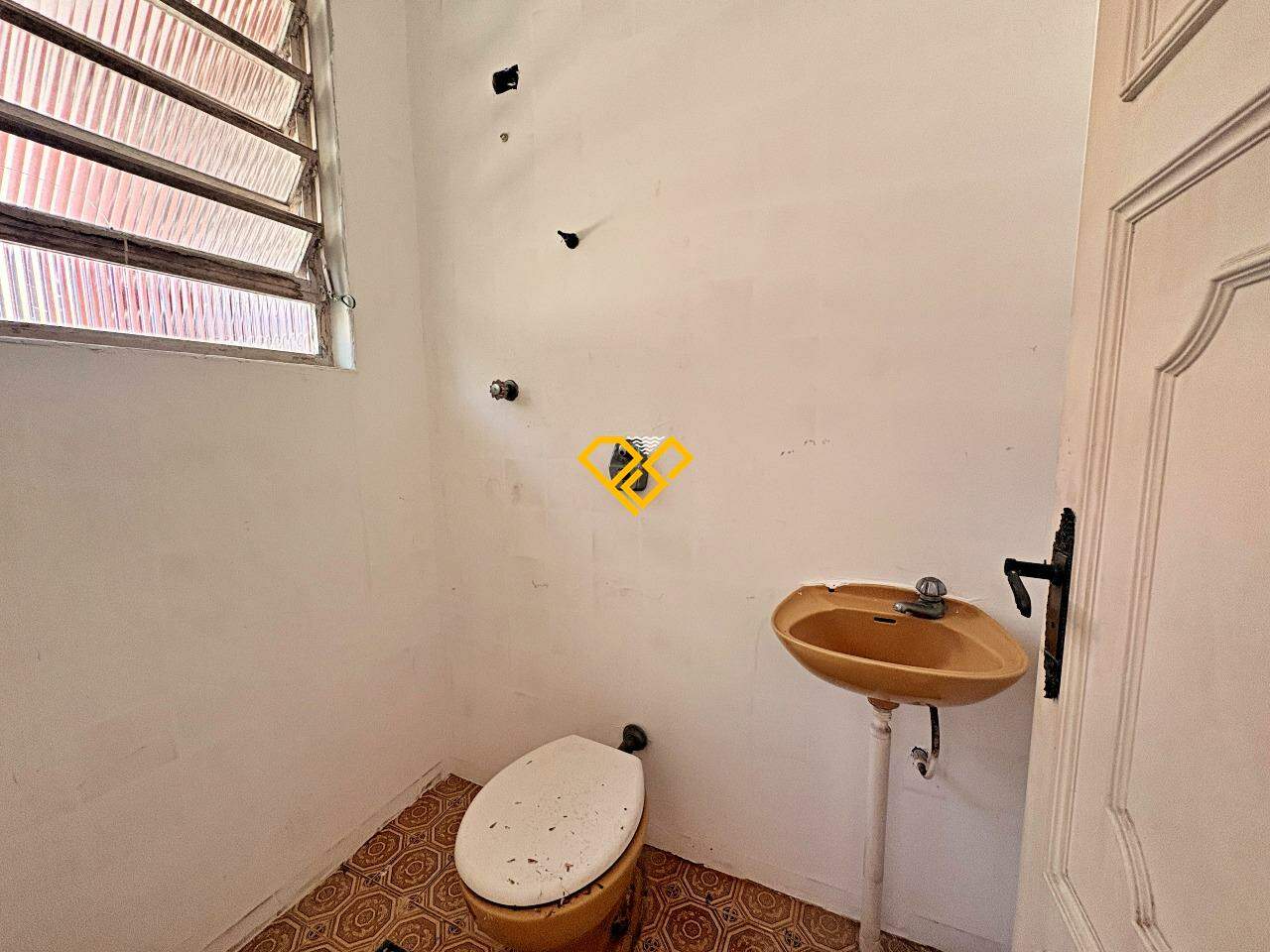 Casa para aluguel no Gonzaga: Wc de serviço