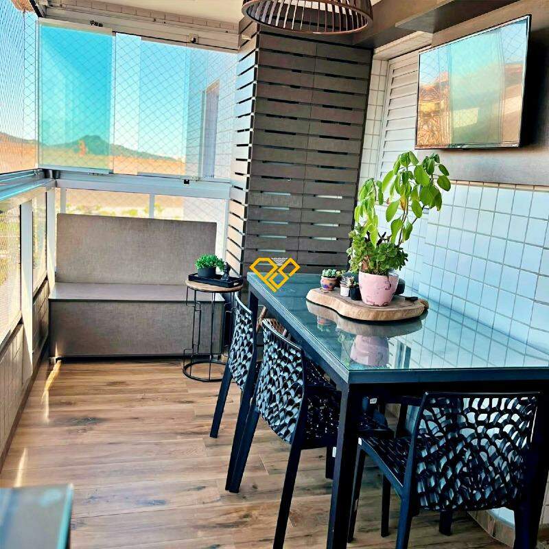 Apartamento à venda no Ponta da Praia: Varanda