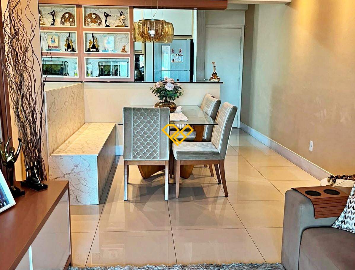Apartamento à venda no Ponta da Praia: Sala