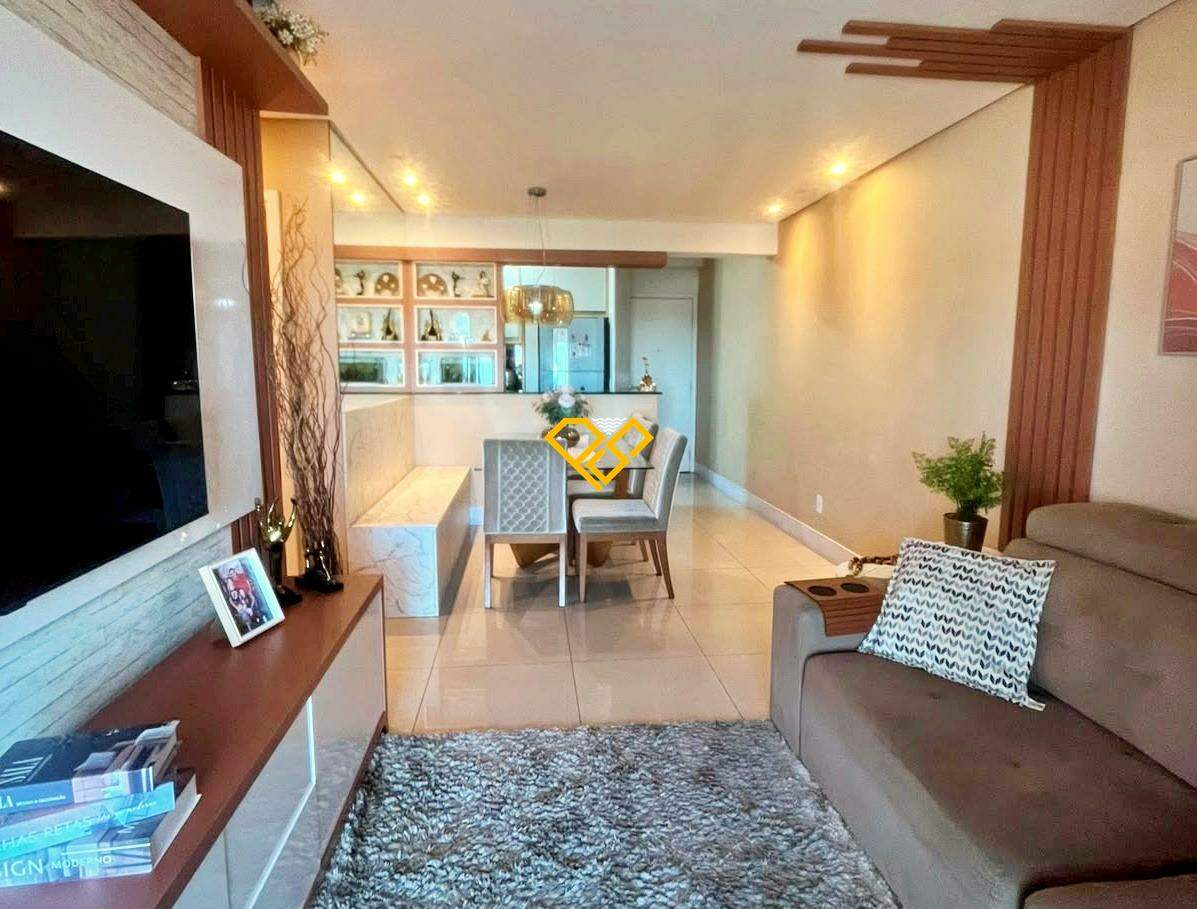 Apartamento à venda no Ponta da Praia: Sala