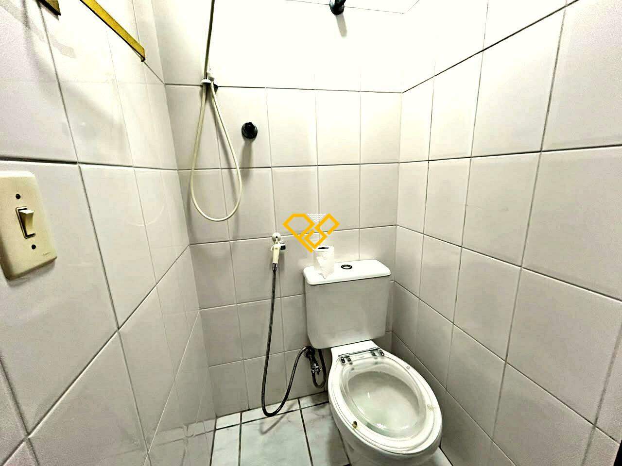 Apartamento para aluguel no Gonzaga: Wc de serviço