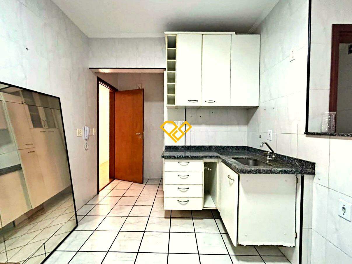 Apartamento para aluguel no Gonzaga: Cozinha