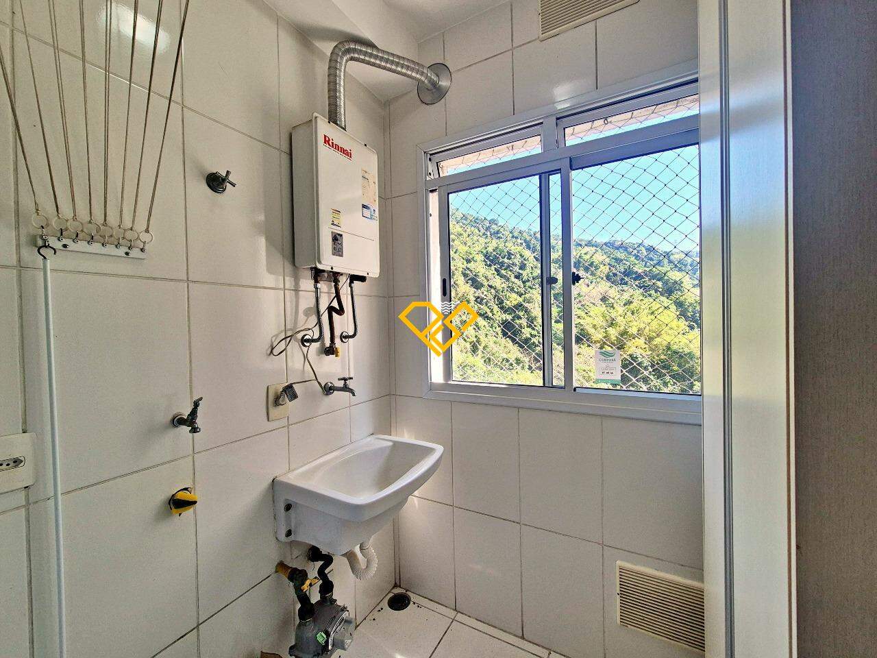 Apartamento à venda no Marapé: Área de serviço