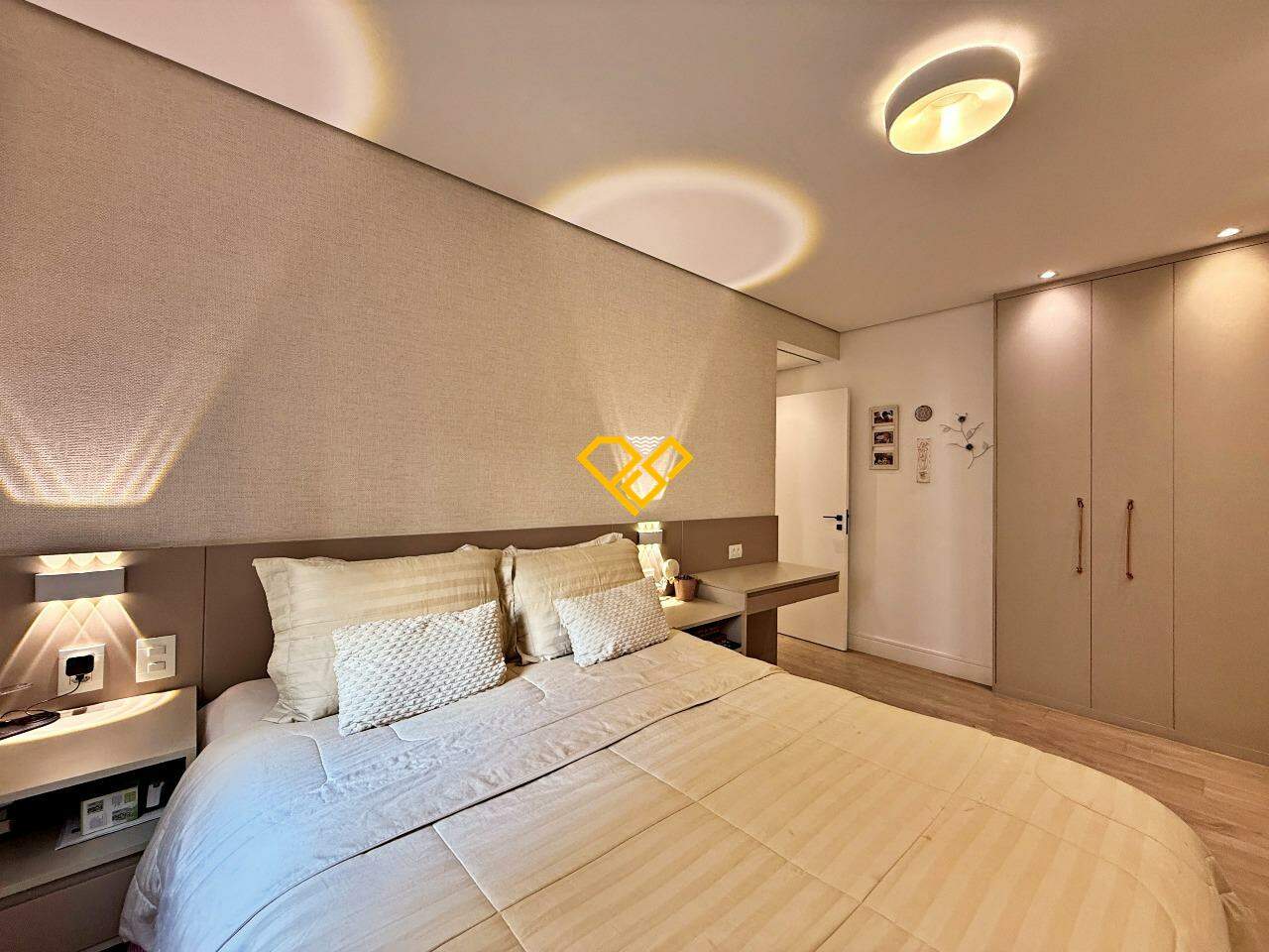 Apartamento à venda no Boqueirão: Dormitório 1 - suíte