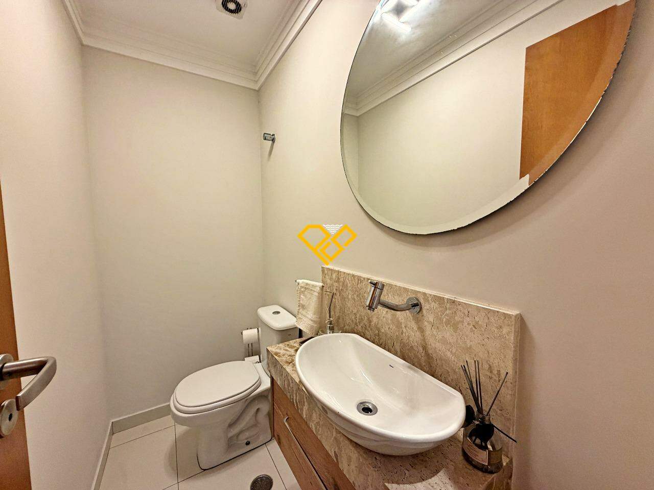 Apartamento Duplex à venda no Pompéia: Lavabo