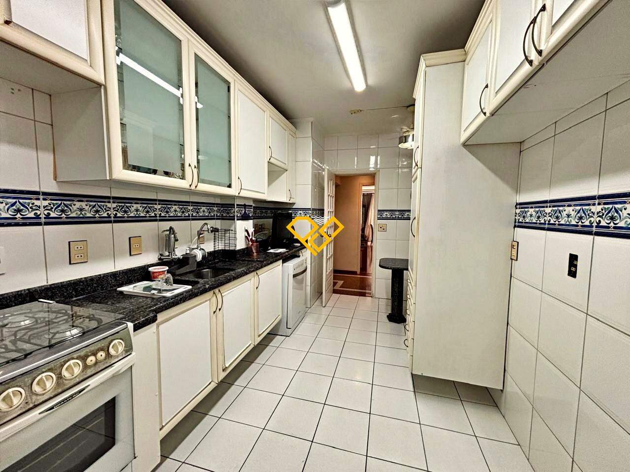 Apartamento à venda no Gonzaga: Cozinha