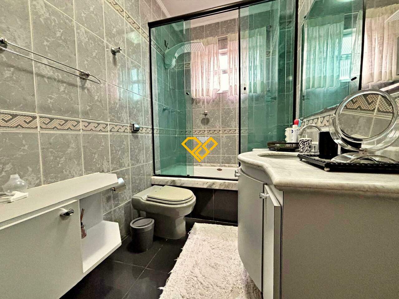Apartamento à venda no Gonzaga: Wc suíte