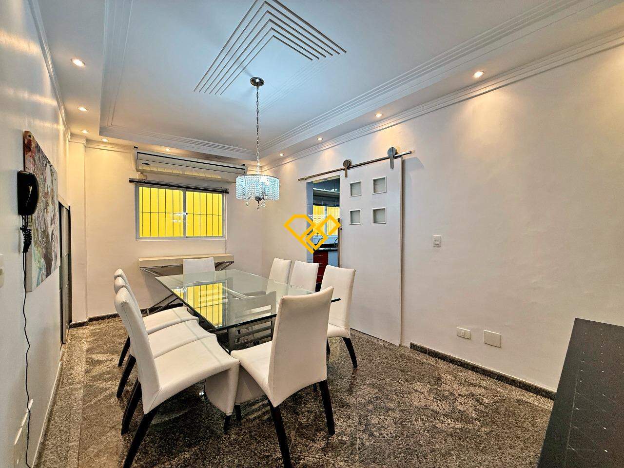 Sobrado à venda no Ponta da Praia: Sala de jantar