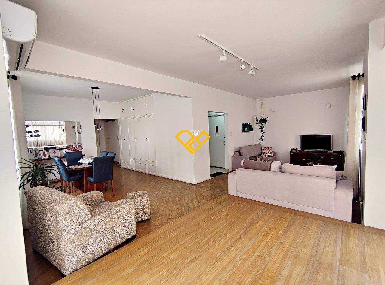 Apartamento à venda no Ponta da Praia: Sala