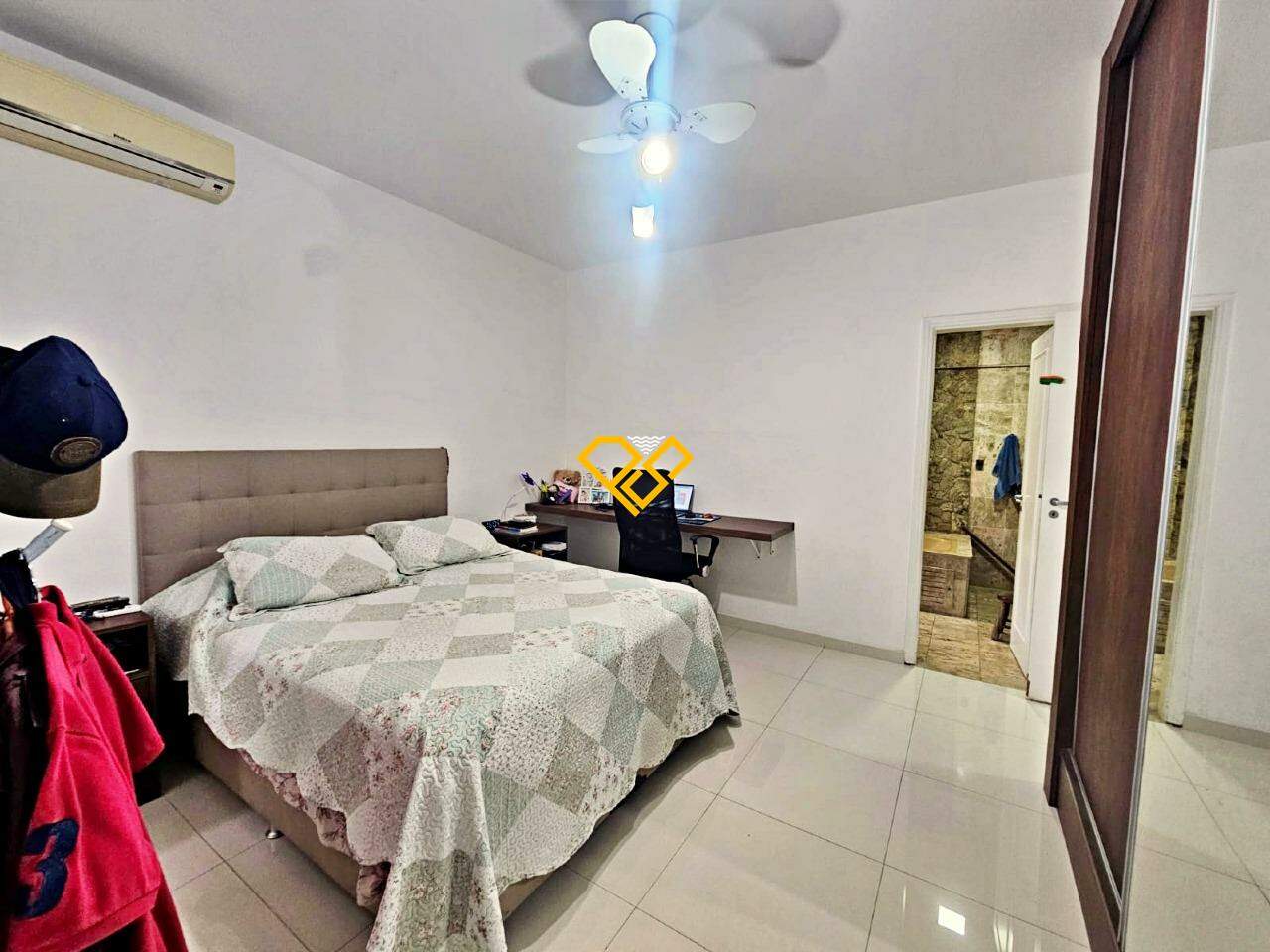 Apartamento à venda no Ponta da Praia: Dormitório 1 - suíte