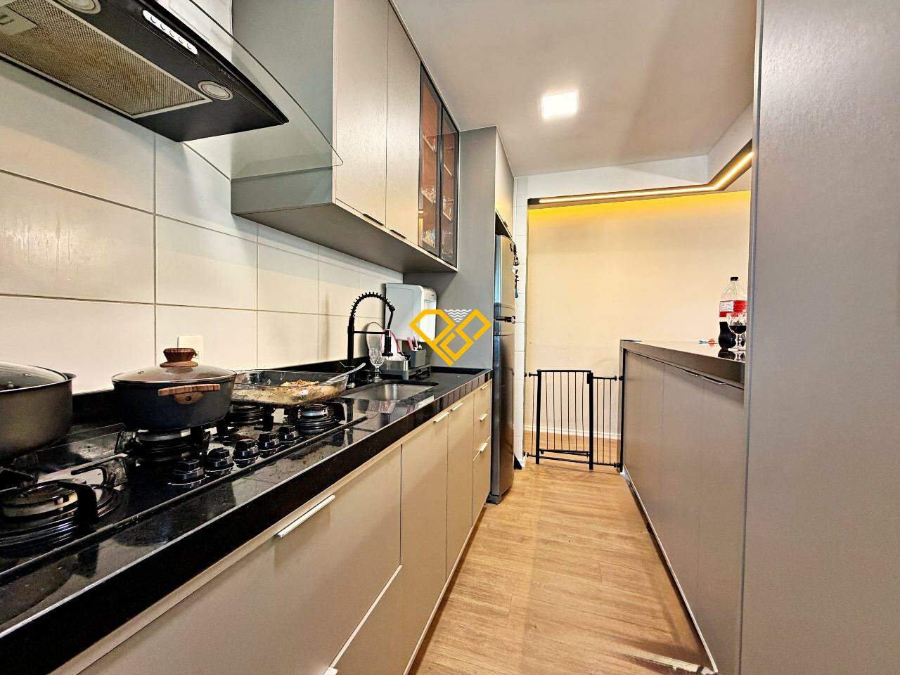 Apartamento à venda no Ponta da Praia: Cozinha